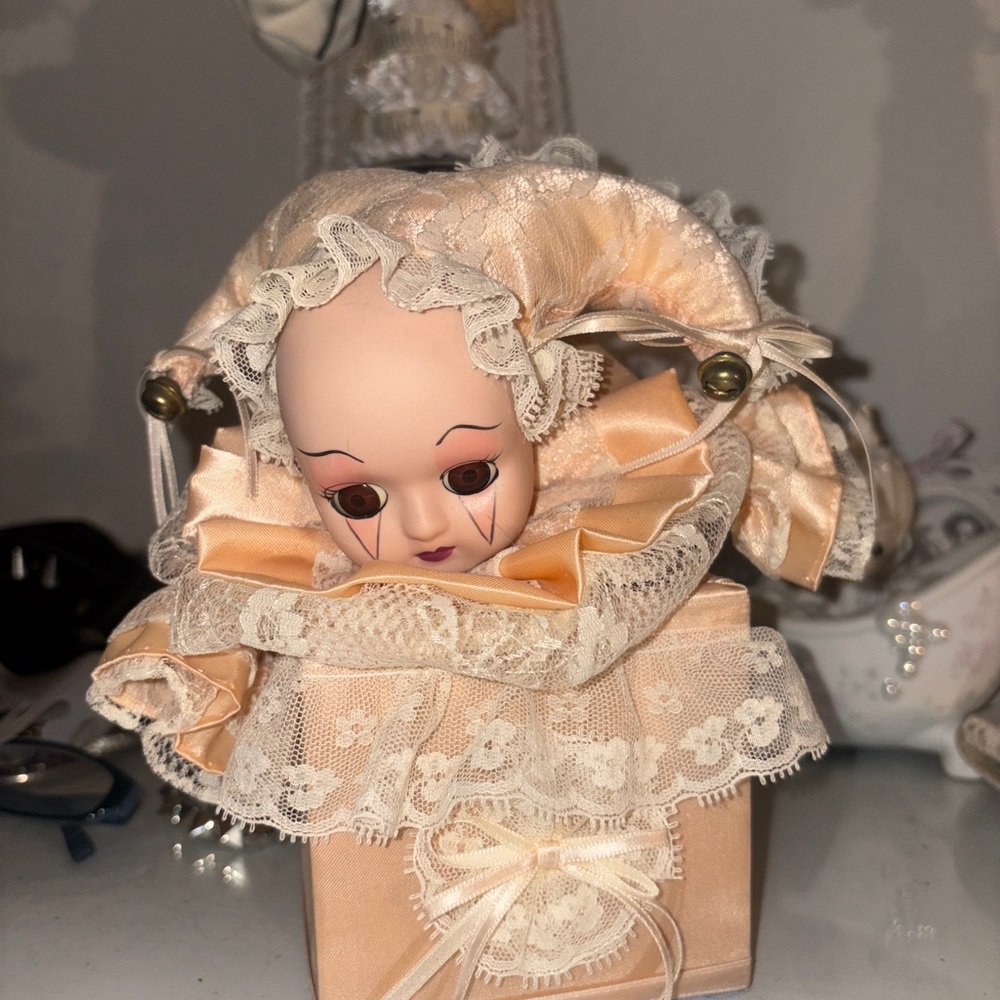 Vintage jester music box